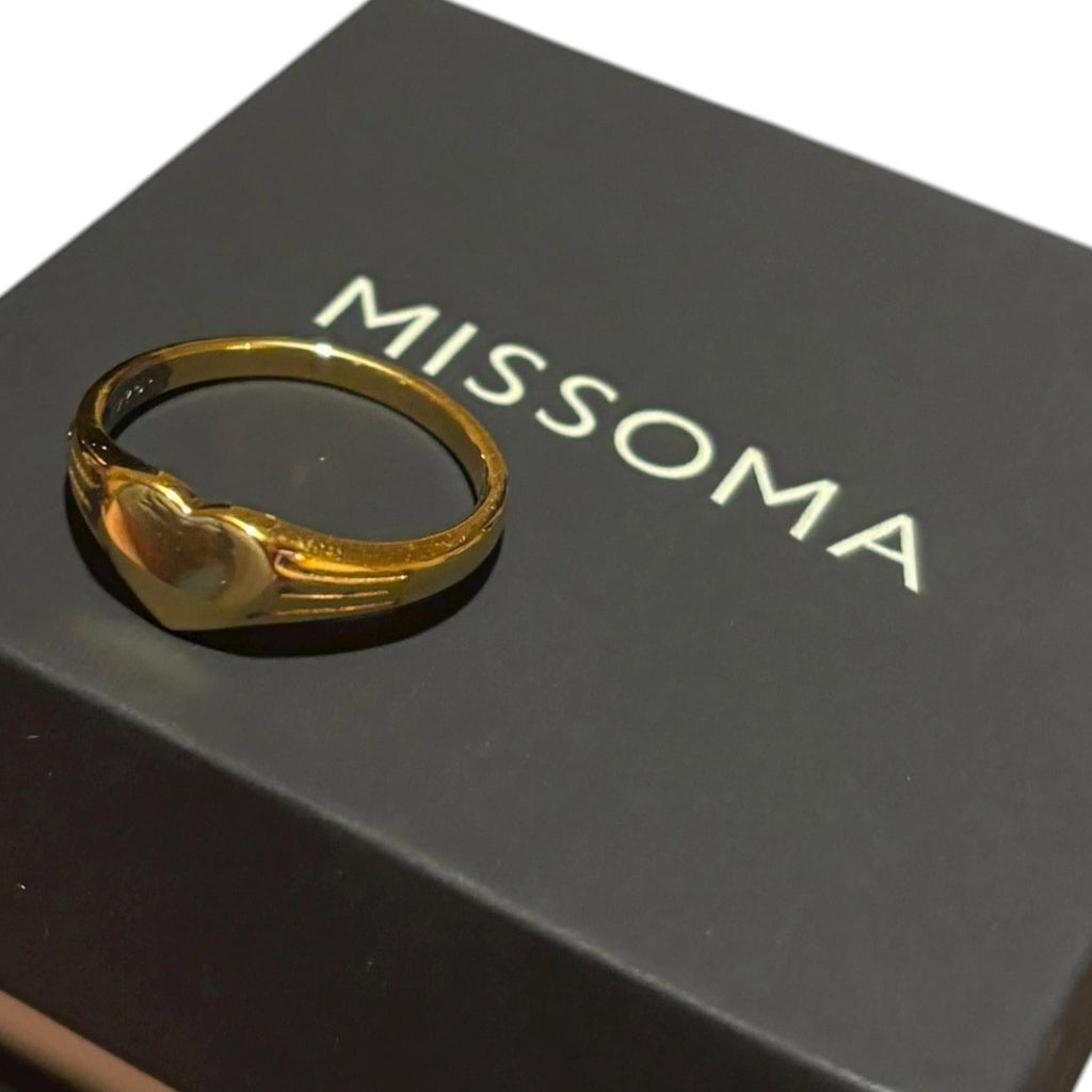 Missoma Engravable Heart Signet Ring Gold