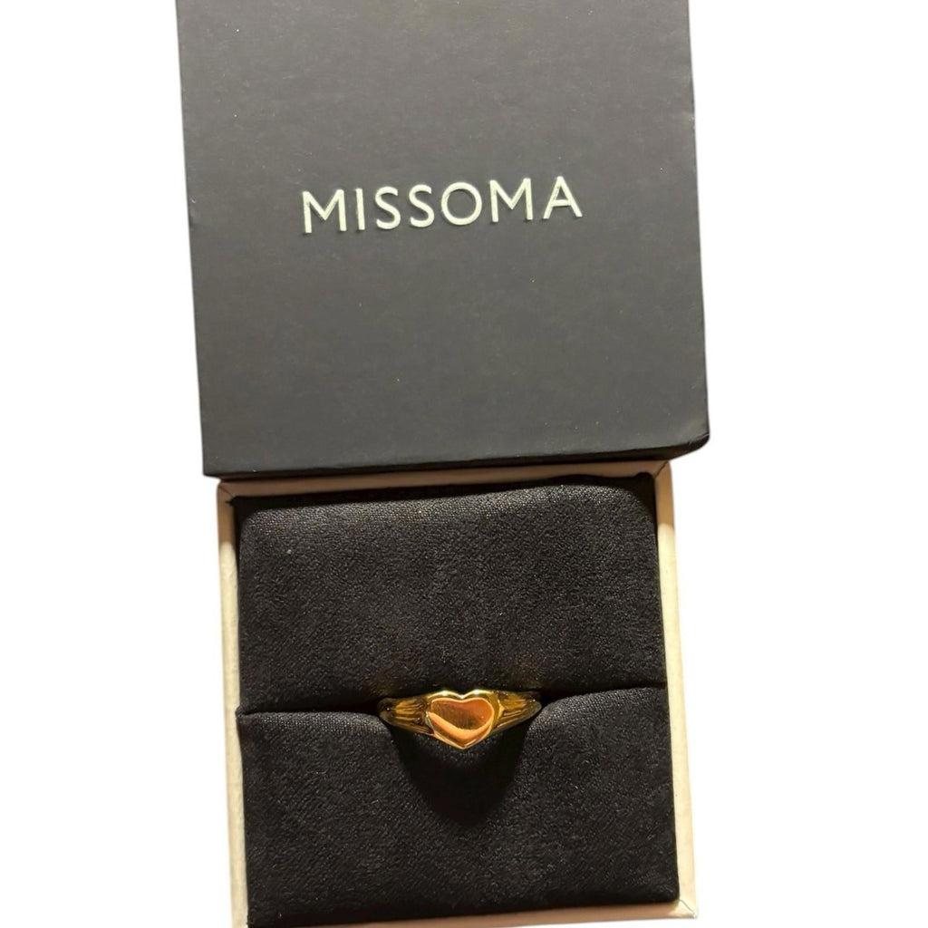 Missoma Engravable Heart Signet Ring Gold
