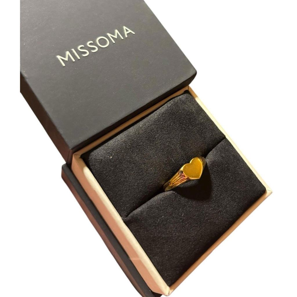 Missoma Engravable Heart Signet Ring Gold